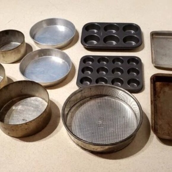 10 Piece New and Vintage Square and Bread Pans Lot - Save $ - Picture 5 of 5